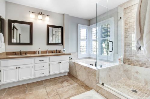 8730 Foxhollow Dr, Anaheim CA  92808-1674 exterior