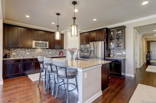 7275 Oak Hill Ct, Aurora CO 80018-1734 exterior