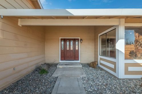 865 Tuolumne Rd, Turlock, CA 95382-0815