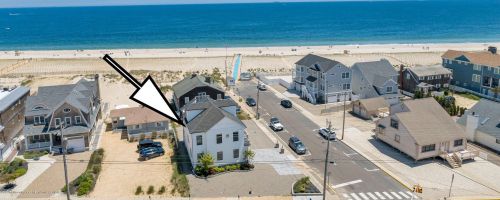 1208 Ocean Ave, Point Pleasant Beach, NJ 08742-3348
