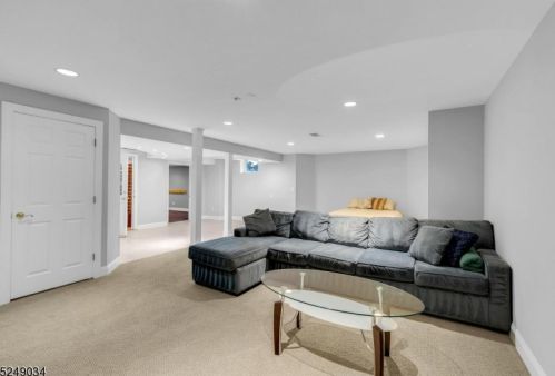 35 Mallard Dr, Hackettstown NJ  07840-2821 exterior