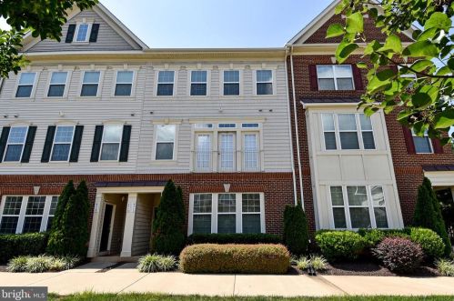 4711 Dane Ridge Cir, Woodbridge, VA 22193-6519