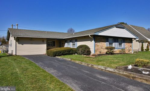 49 Norwood Ln, Willingboro, NJ 08046-1331