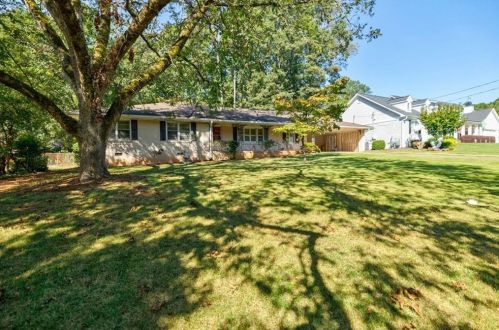 1950 Chesterfield Dr, Atlanta, GA 30345-3702