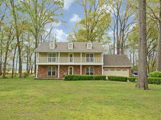 6097 Broad Meadows Dr, Millington, TN 38053-8503