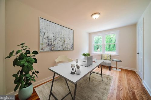 73 Bayberry Rd, Princeton NJ  08540-7418 exterior