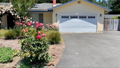 7828 Apple Blossom Ln, Sebastopol, CA 95472-2858