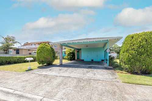 1443 Haloa Dr, Honolulu HI  96818-1945 exterior