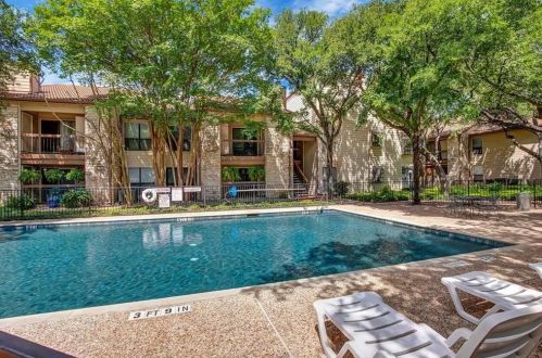 8600 Fathom Cir, Austin TX  78750-3037 exterior