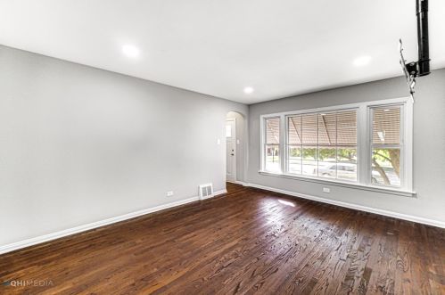 14501 Edbrooke Ave, Chicago, IL 60827-2822