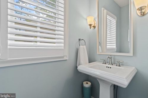 1 Rdg Rd, Severna Park MD 21146-4538 exterior