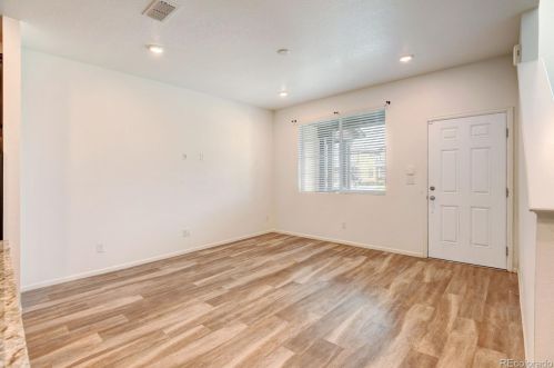 21543 59th Pl, Denver CO  80019-6614 exterior