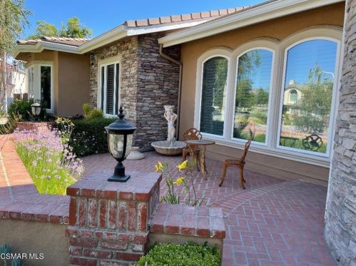 586 Valley Gate Rd, Simi Valley, CA 93065-5350