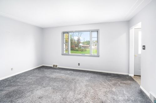 16 Palm St, Duluth, MN 55811-3412