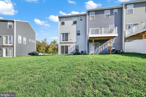 134 Overlook Dr, Hanover PA  17331-9136 exterior