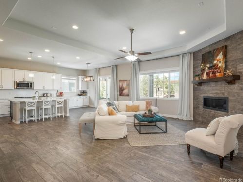 24043 Euclid Ave, Denver CO  80016 exterior