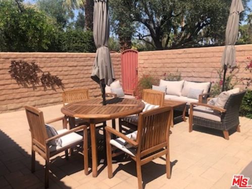 372 Cabrillo Rd, Palm Springs, CA 92262-1904