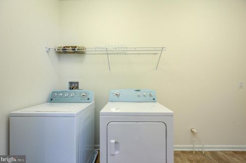 2331 Water Garden Dr, Hanover PA 17331-8319 exterior