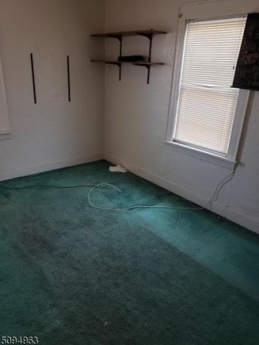 233 27th St, Paterson, NJ 07514-1709