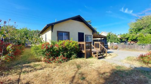 107 Spruce St, Modesto, CA 95351-2724