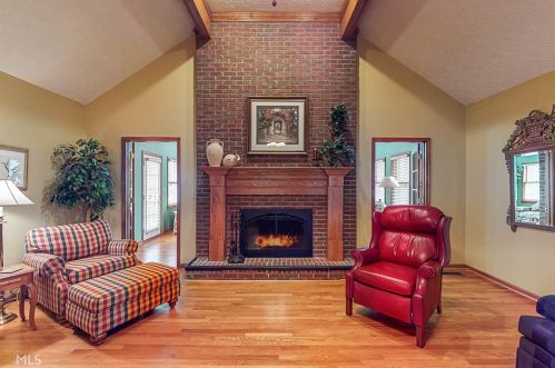 185 Country Side Dr, Mcdonough, GA 30252-5673