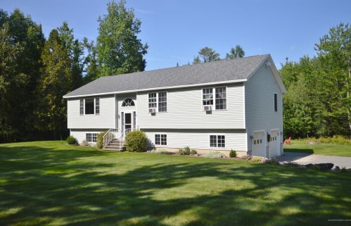 200 Hoxie Hill Rd, Orrington, ME 04474-3721