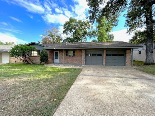 1005 Windswept Dr, Conroe TX  77301-1145 exterior