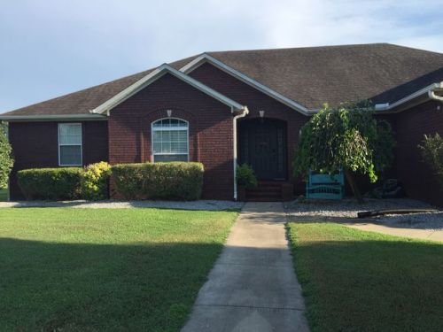 3104 Trowbridge Dr, Paragould, AR 72450-5085