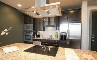 7 Riverway, Houston TX  77056-2060 exterior