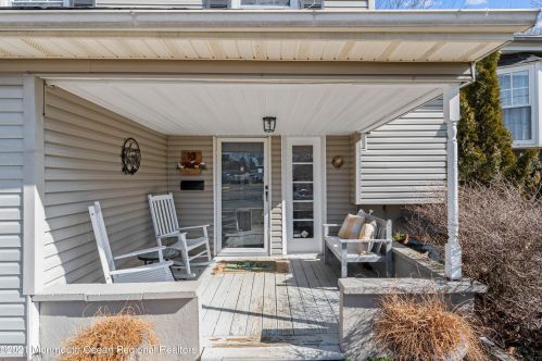 10 Craig St, Hazlet, NJ 07730-1625