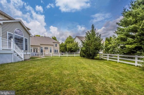 8 Farmstead Pl, Middletown MD  21769-7742 exterior