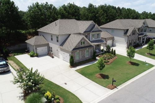9095 Maple Run Trl, Gainesville, GA 30506-8056