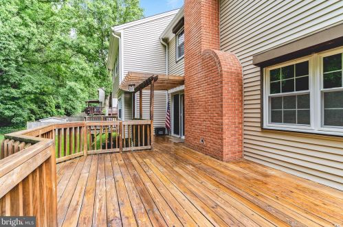 10014 Downeys Wood Ct, Springfield VA  22015-2730 exterior