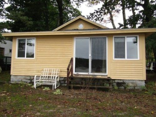 24 Cecil Ave, Hampstead, NH 03841-5146