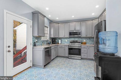 549 Wordsworth Cir, Purcellville, VA 20132-3184