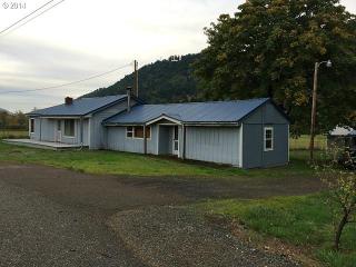 9646 Highway 42, Tenmile OR  97481-9728 exterior