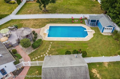 278 Edgebrook Rd, Trenton NJ 08691-3732 exterior