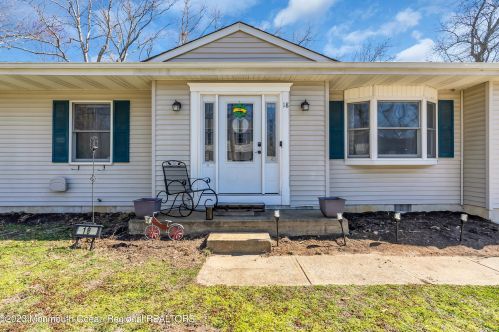 18 Phyllis St, Browns Mills, NJ 08015-2955