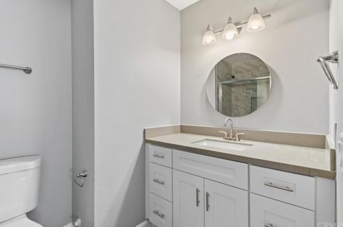 45216 Lorimer Ave, Lancaster CA 93534-1318 exterior