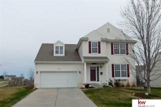 818 Summit Ridge Dr, Omaha, NE 68046-8096