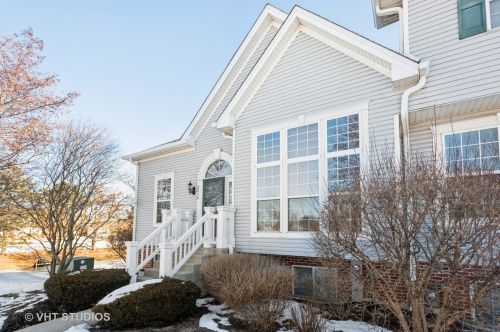 2010 Peterson Pl, Batavia, IL 60510-8923