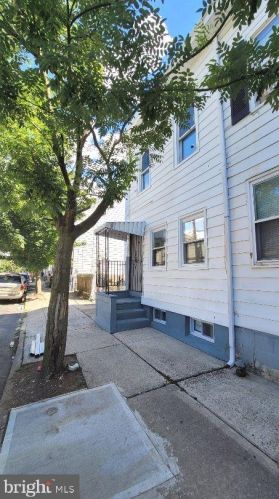 15 Grand St, Trenton NJ  08611-2415 exterior