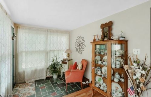 8 Dunlop St, Mount Arlington, NJ 07856-1150