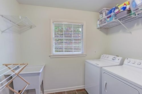 4670 Huntley Dr, Atlanta GA  30342-2728 exterior