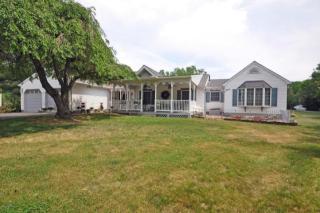 2 Monterey Ln, Millstone Township, NJ 07726-4518