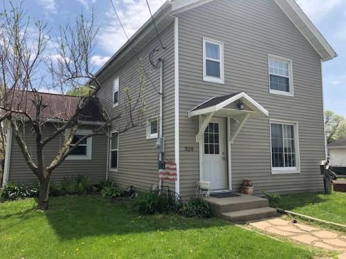 320 Arch St, Tiskilwa, IL 61368-9395