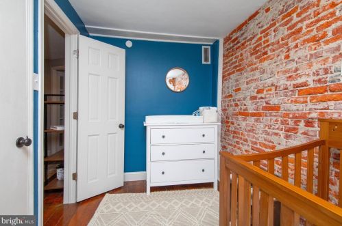 401 Iseminger St, Philadelphia PA  19147-1113 exterior