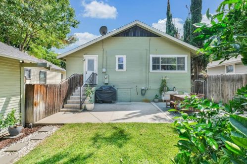 3055 Chestnut St, Riverside CA  92501-2411 exterior