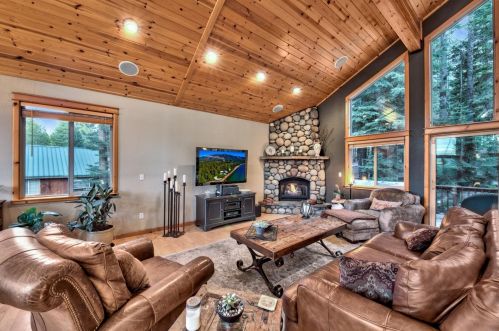 10511 Jeffrey Way, Truckee CA  96161-2629 exterior