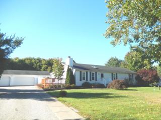 11125 Clark Rd, Concord Township, OH 44024-9627